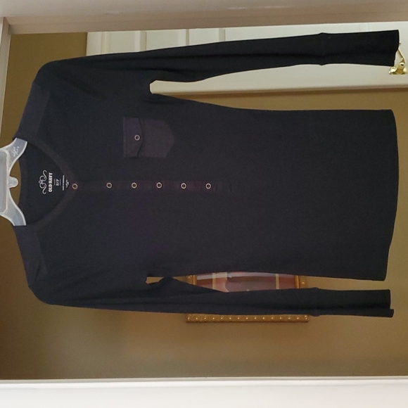 Old Navy - Picture 2 of 7